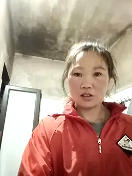 blonde_blg on StripChat