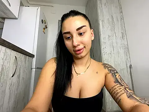 BlueEyes_BB on StripChat