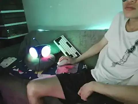 Freechat boyhigh1997 on StripChat