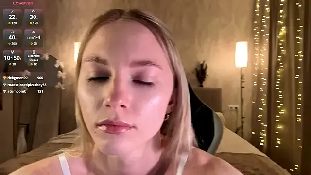BrightAnnie on StripChat
