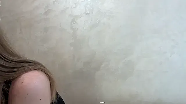 CaitlinaJayne23 on StripChat