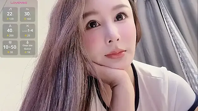 camille-w on StripChat