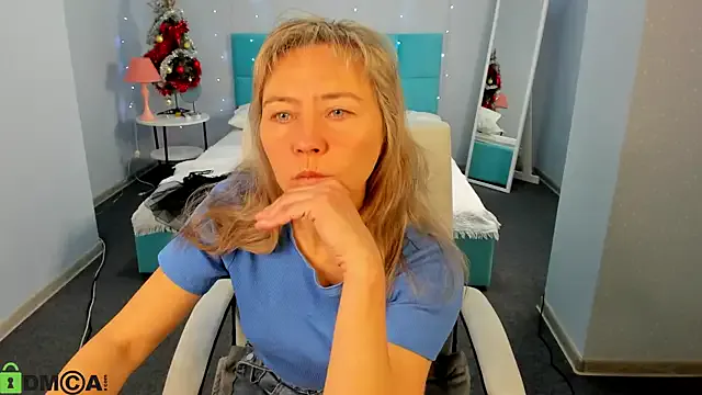 Carla_Vogue on StripChat