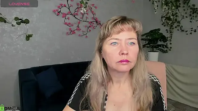 Carla_Vogue on StripChat