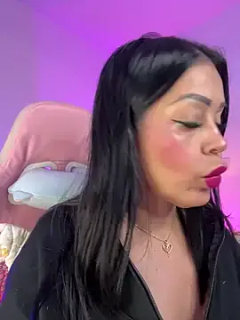 CarolinaRosas — SHOW PUSSY IN DOGGY