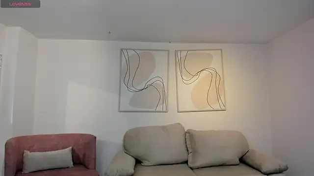 CarolineEvans_x