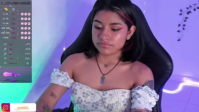 ChantalPetit on StripChat