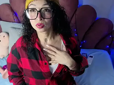 CHIARAJJONES on StripChat