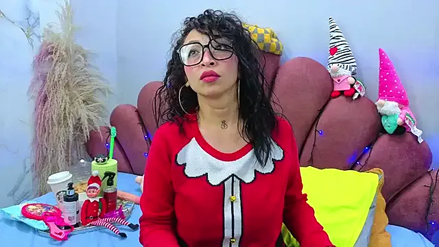 CHIARAJJONES on StripChat