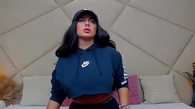 Freechat ChloeFrost on StripChat