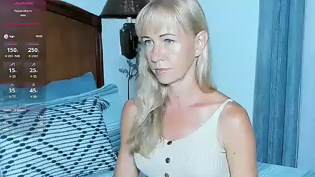 Christine_35 on StripChat