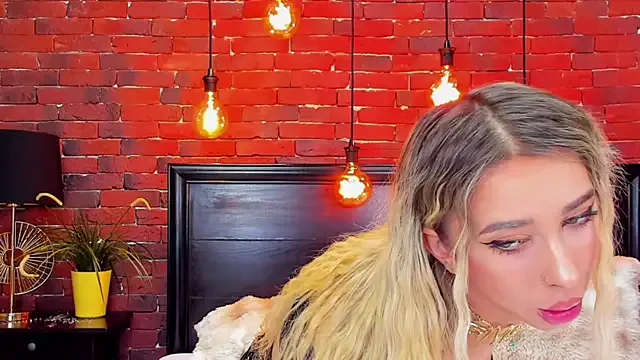 ChristynaRoss on StripChat