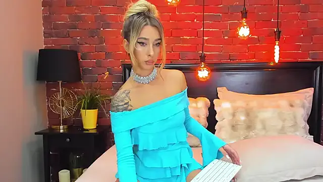 ChristynaRoss on StripChat