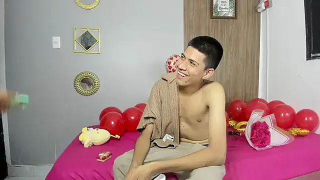 couple_hotfox on StripChat