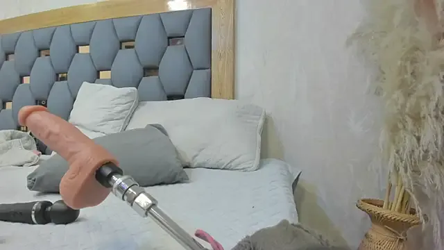 crystal_sm on StripChat