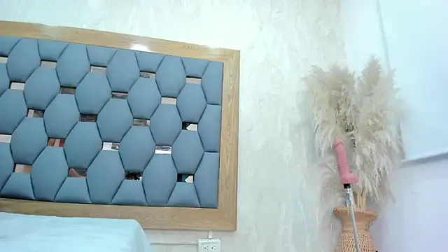 crystal_sm on StripChat