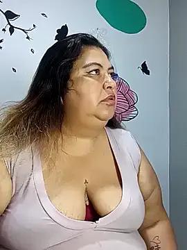 Freechat curvy_diva_ on StripChat