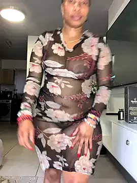 CurvyDesire1 on StripChat