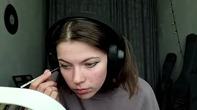 CutieAnny on StripChat