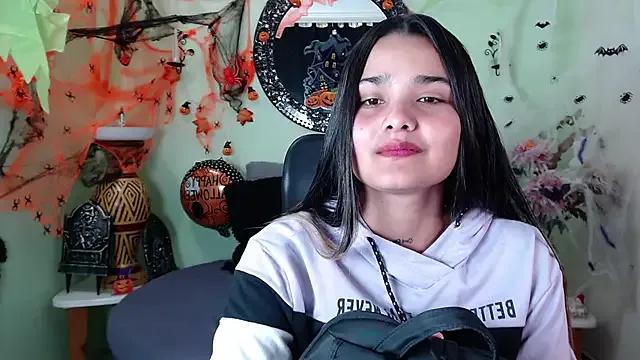 DestinyHills — Make Me Happy