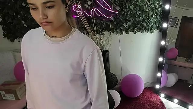 Freechat DestinyHills on StripChat