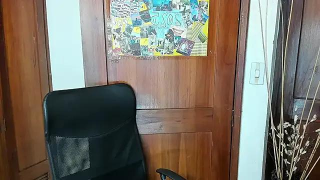 Freechat DestinyHills on StripChat