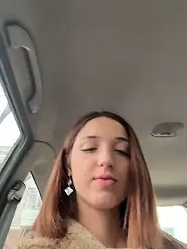 DollyTall on StripChat