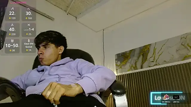 Dyla_n18 on StripChat