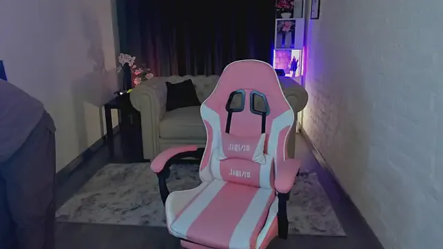 Elizabeth_Walson — nipple tease