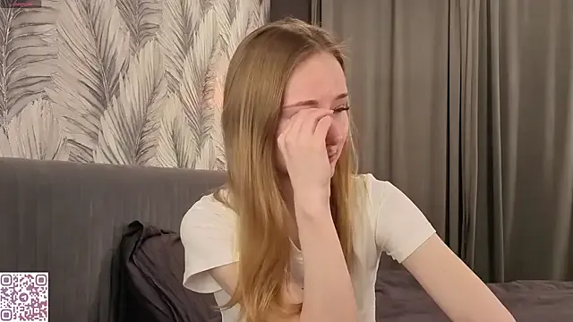 ElvinaRose on StripChat