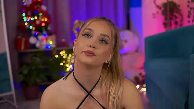 ElyssawetXX on StripChat