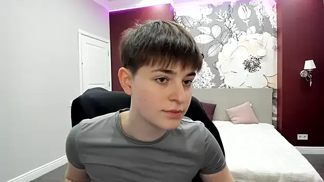 EmiliaYours's avatar