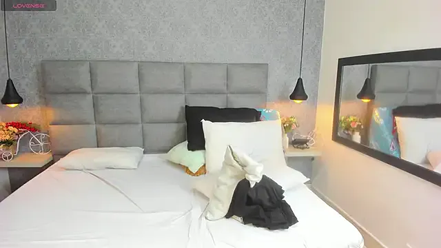 emilyy_r on StripChat