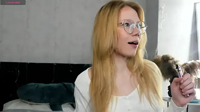 Esme_Runn on StripChat