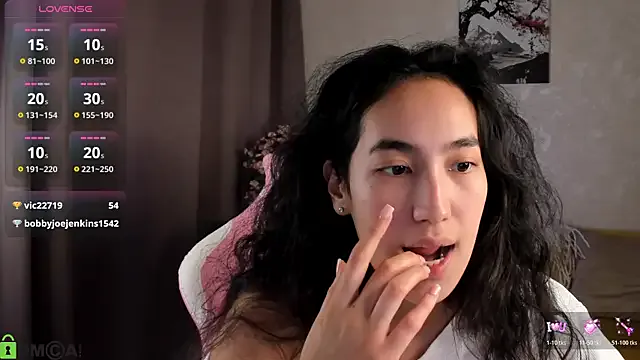 FlirtyAura on StripChat