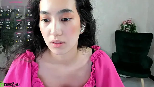 FlirtyAura on StripChat