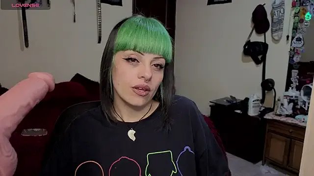 freyaa_sorcerees on StripChat