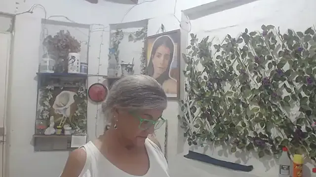 FunnyGrandma on StripChat