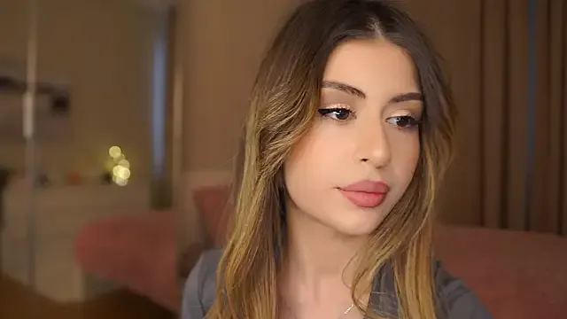 GeorginaHarn — Spin around and show my body teasingly