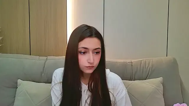 Gloria_Bendall on StripChat