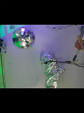 gurlnips on StripChat