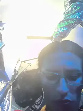 gurlnips on StripChat