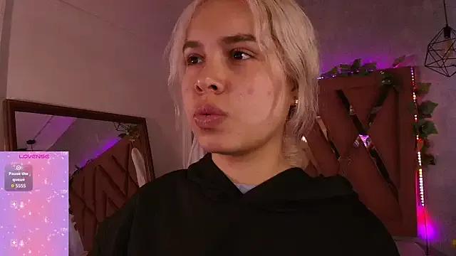 StripChat Haelycute is Freechat Haelycute — Sloppy Boobsjob + Spit