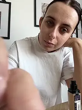 Hii_Lolla on StripChat