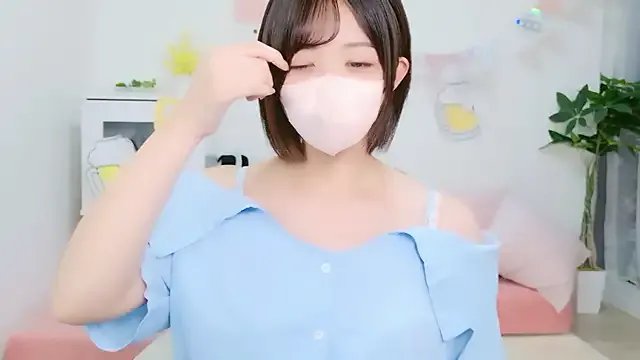 Hinata_Sun on StripChat