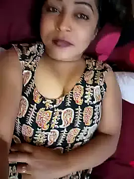 Hotbhabi305 on StripChat