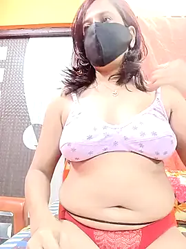 Hotpuja25 on StripChat