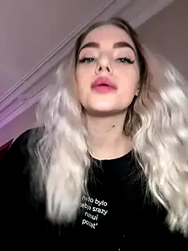 HugeBoobsAlice on StripChat