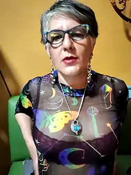 ilonna2025 on StripChat