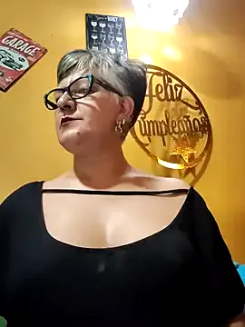 ilonna2025 on StripChat